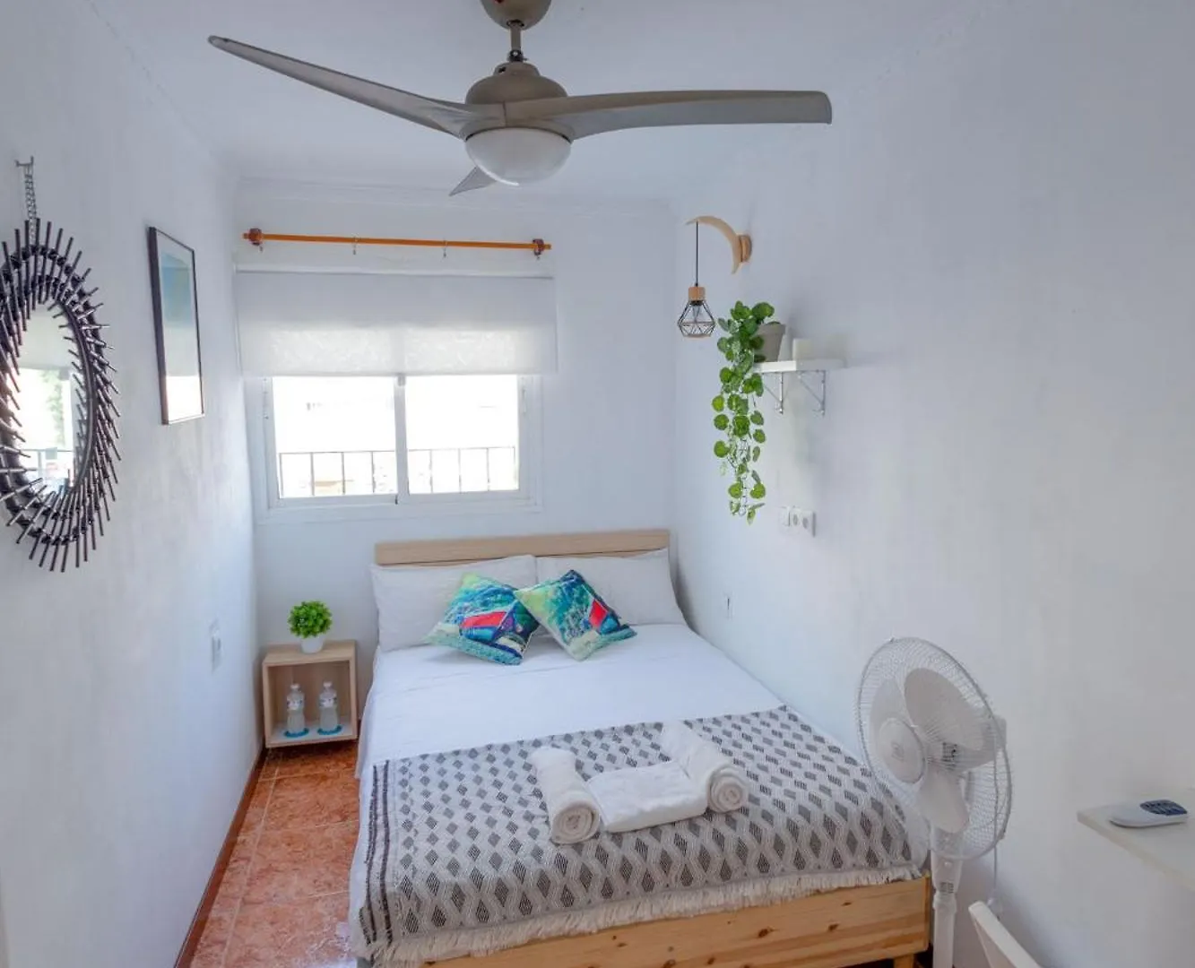 Homestay Habitacion Cama Matrimonio Piso Compartido
